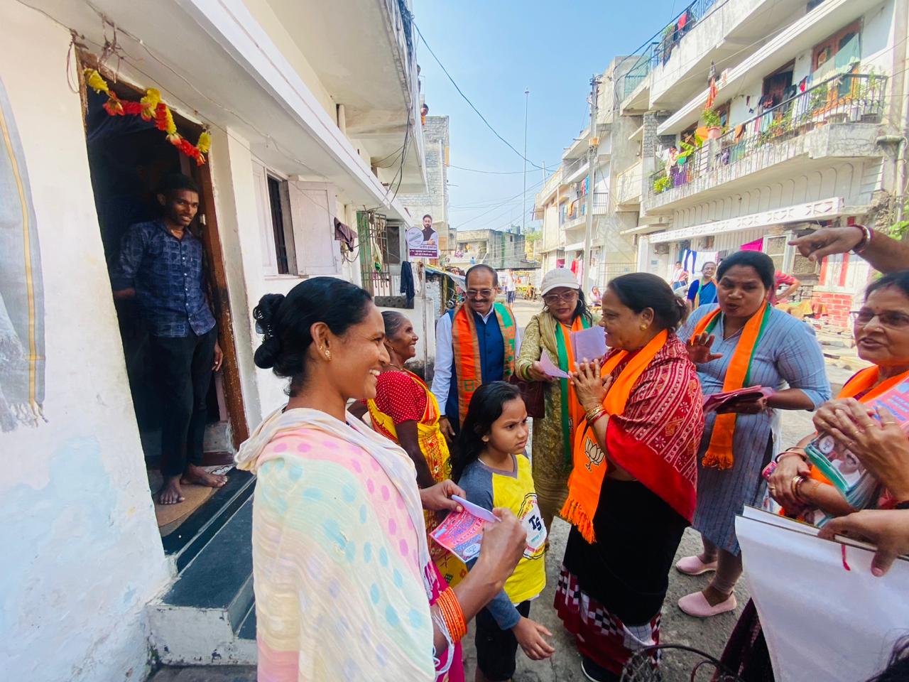 भाजपा समर्थित महिलाओं ने किया जोरदार जनसंपर्क