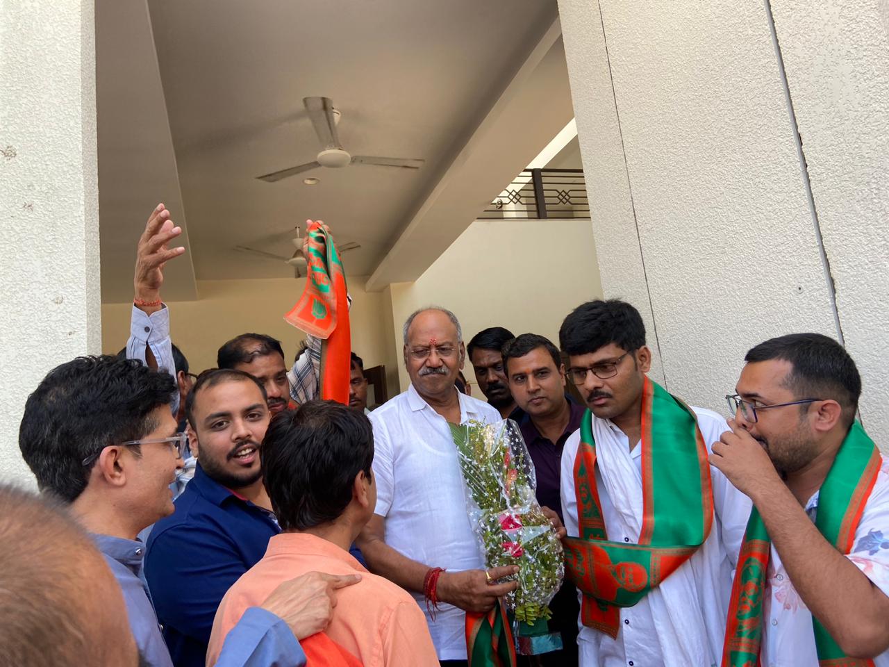 असंगठित कामगार कांग्रेस और किसान कांग्रेस के दर्जनों पदाधिकारी भाजपा में शामिल।