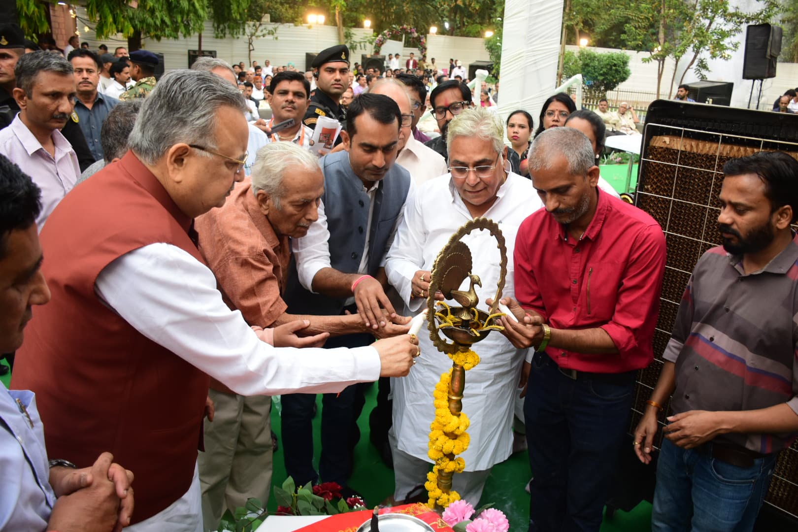 रायपुर प्रेस क्लब में गोविंद लाल वोरा लाइब्रेरी का शुभारंभ  - विधानसभा अध्यक्ष डॉ. रमन सिंह ने किताबों के लिए 1 लाख रुपये देने की घोषणा 